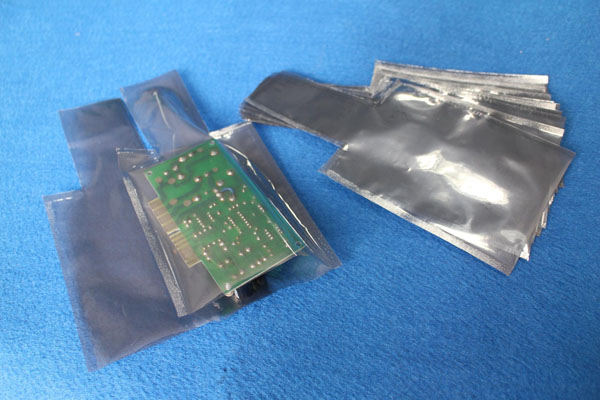 防靜電復(fù)合塑料袋 防靜電復(fù)合塑料袋